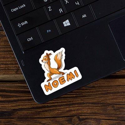 Noemi Sticker Yoga-Eichhörnchen Notebook Image